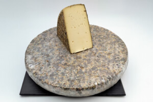 Tomme des fleurs sauvages